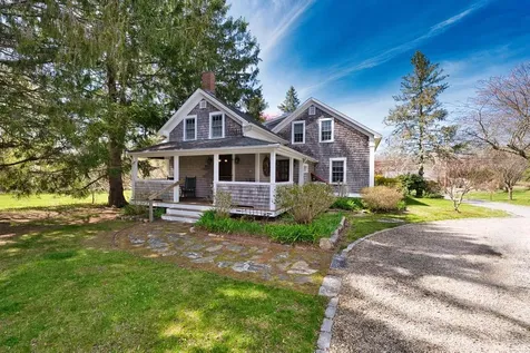 433 East Road Tiverton RI 02878