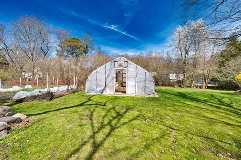 433 East Road Tiverton RI 02878