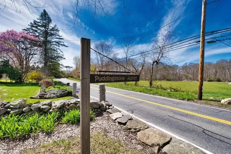 433 East Road Tiverton RI 02878