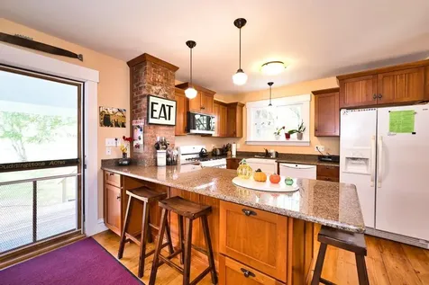 433 East Road Tiverton RI 02878