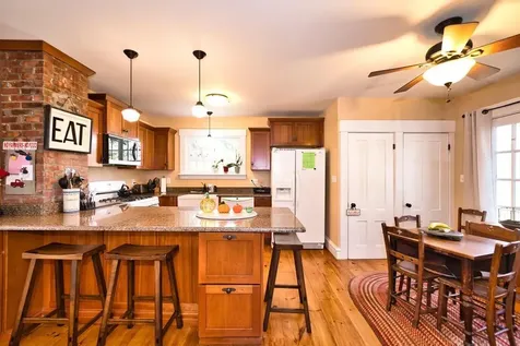433 East Road Tiverton RI 02878
