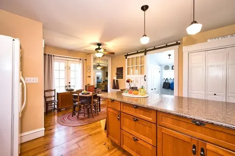 433 East Road Tiverton RI 02878