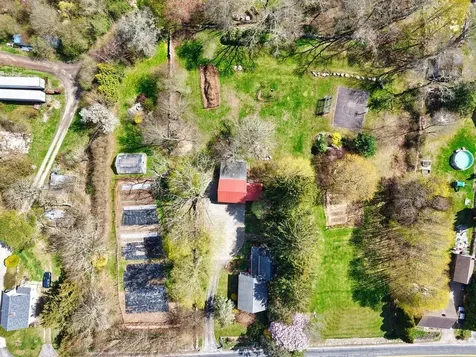 433 East Road Tiverton RI 02878