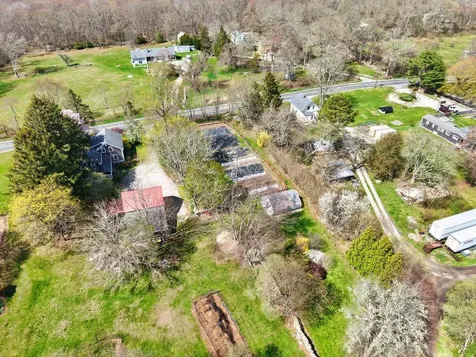 433 East Road Tiverton RI 02878