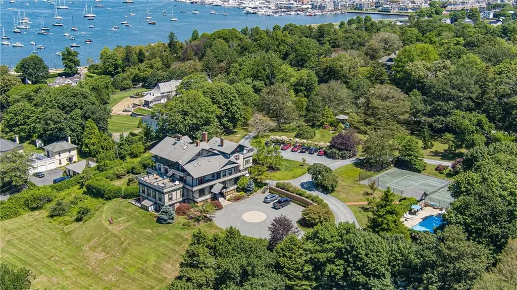 35 Chastellux Avenue Newport RI 02840