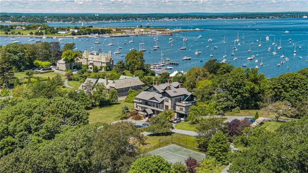 35 Chastellux Avenue Newport RI 02840