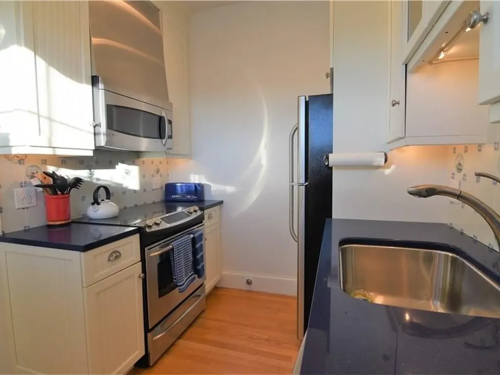 35 Chastellux Avenue Newport RI 02840