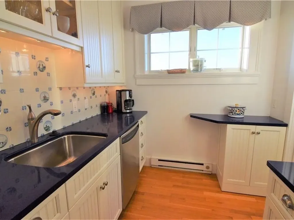 35 Chastellux Avenue Newport RI 02840