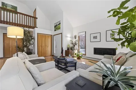 85 Gounod Road Westerly RI 02891