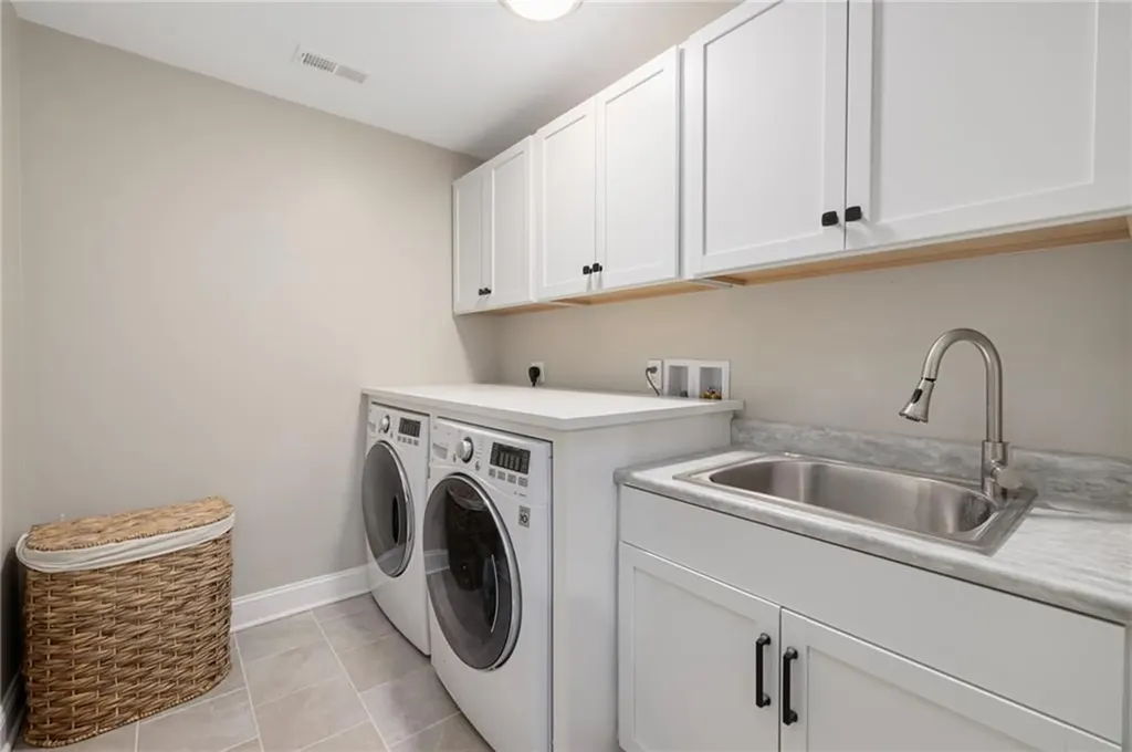 25 Kristin Drive Cranston RI 02921