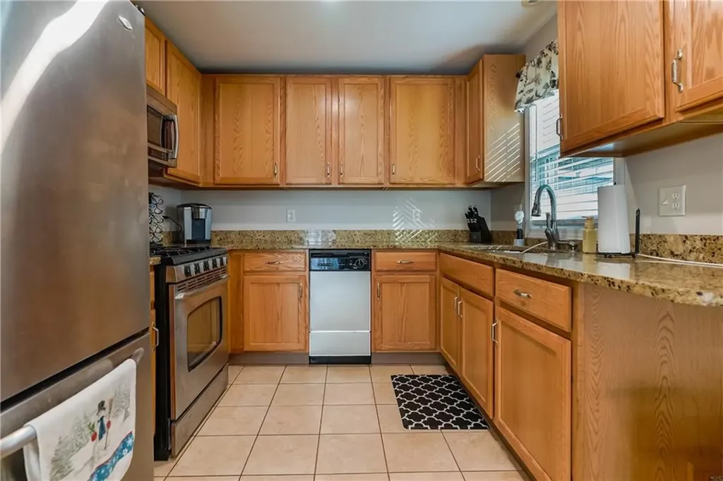136 Bishop Hill Road Johnston RI 02919