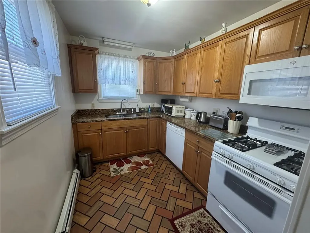 215 Roosevelt Street Providence RI 02909