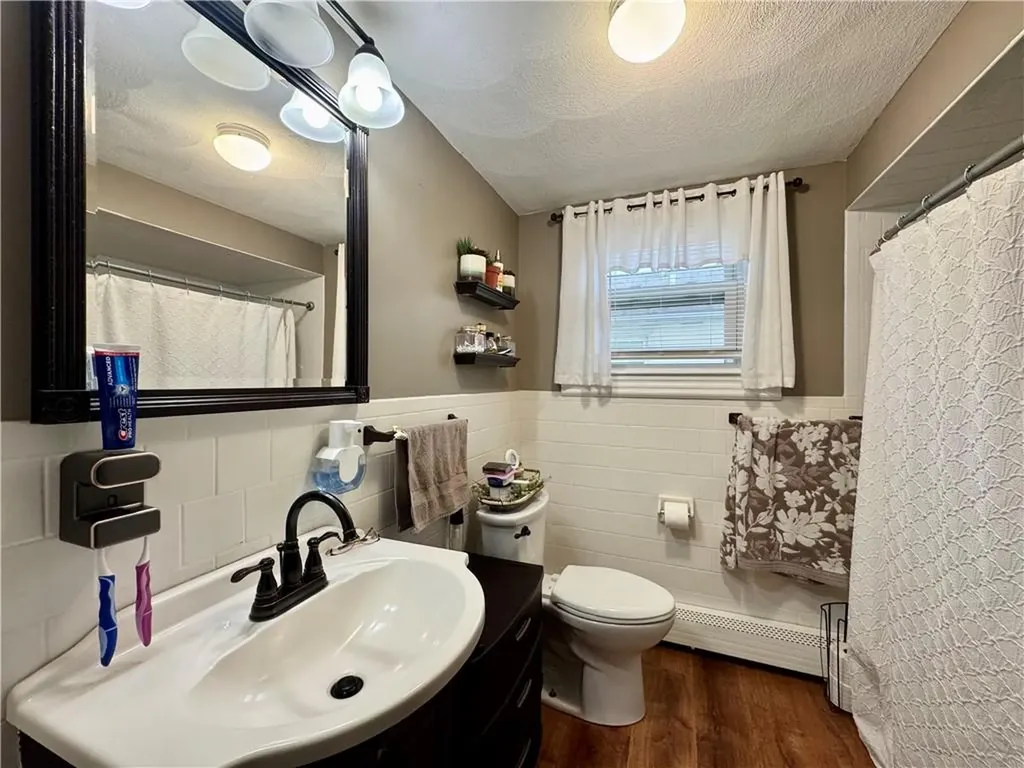 142 Carter Avenue Pawtucket RI 02861