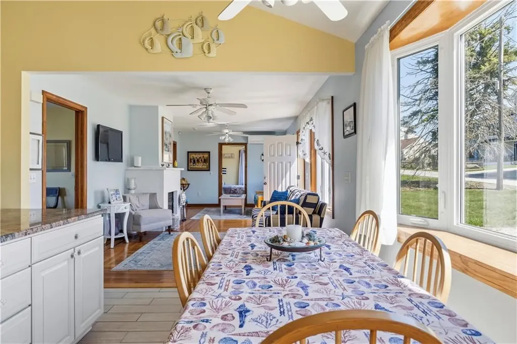 10 Parkman Avenue Narragansett RI 02882