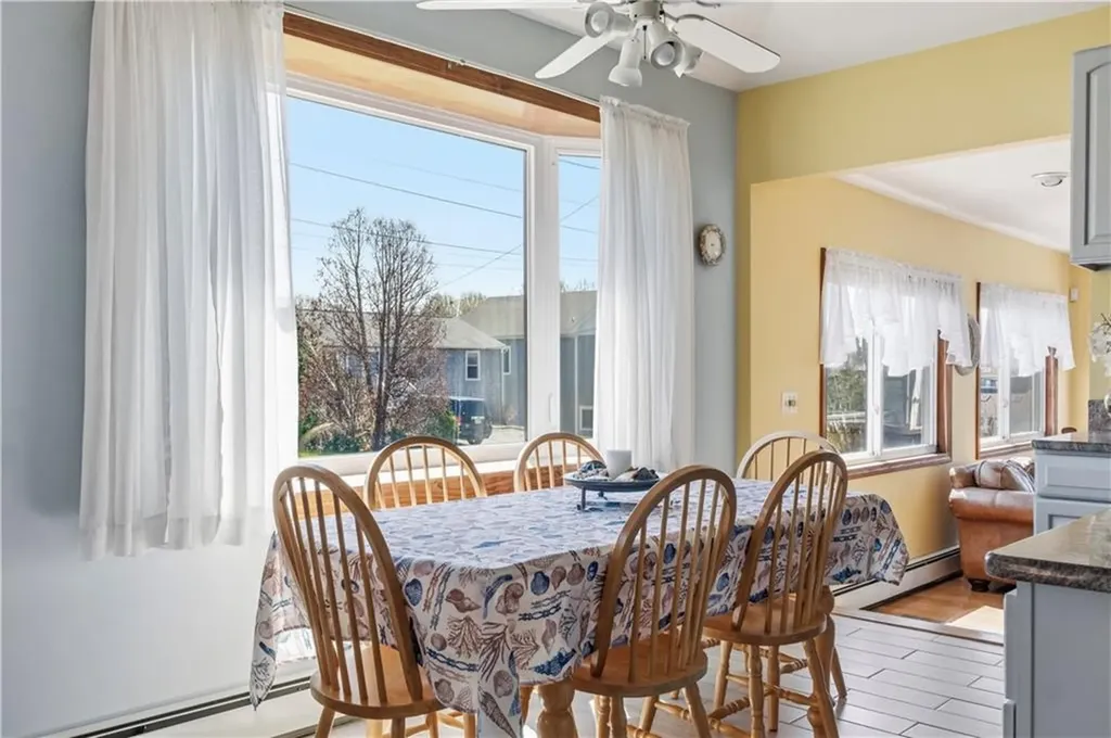 10 Parkman Avenue Narragansett RI 02882