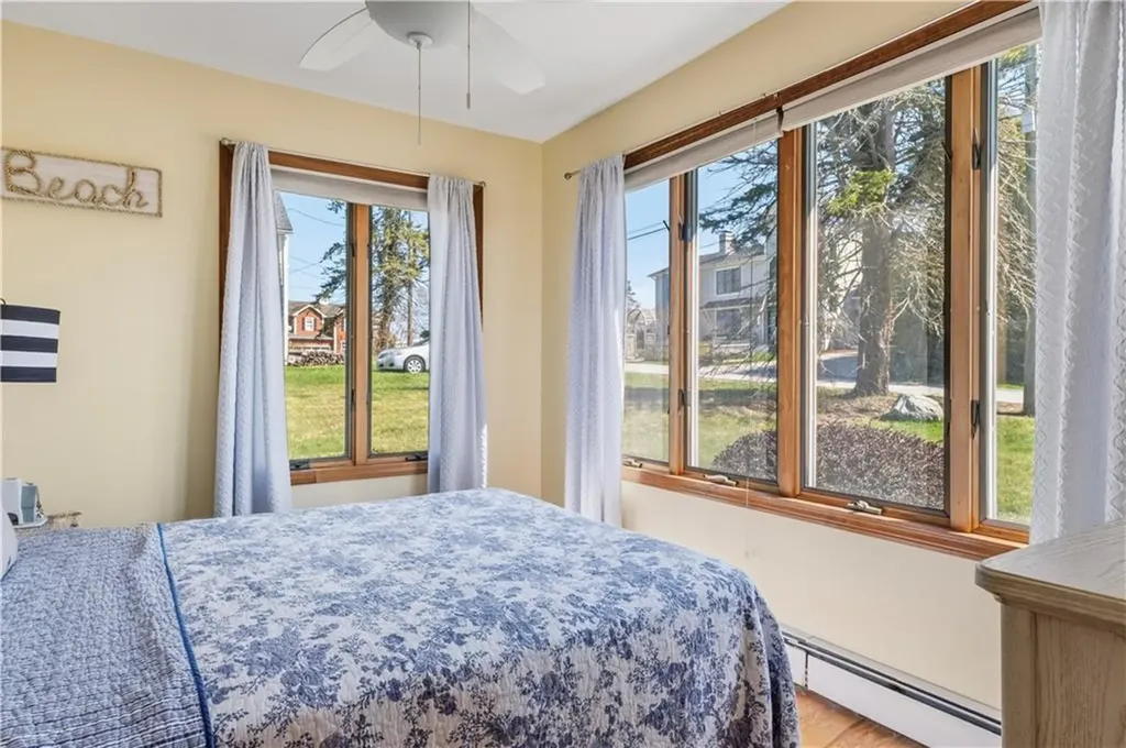10 Parkman Avenue Narragansett RI 02882