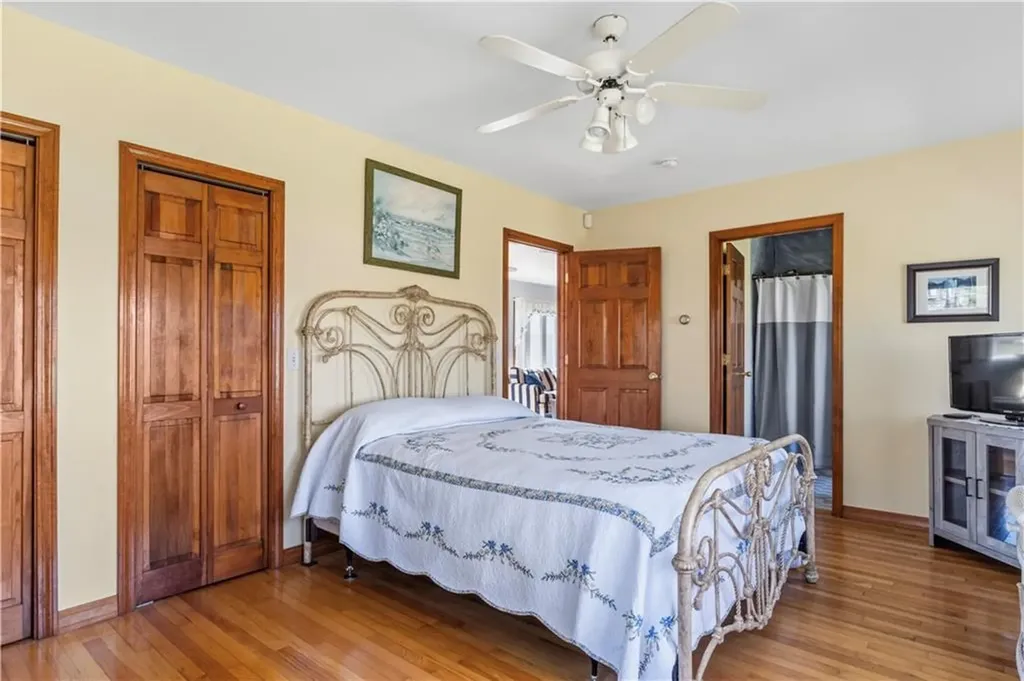 10 Parkman Avenue Narragansett RI 02882