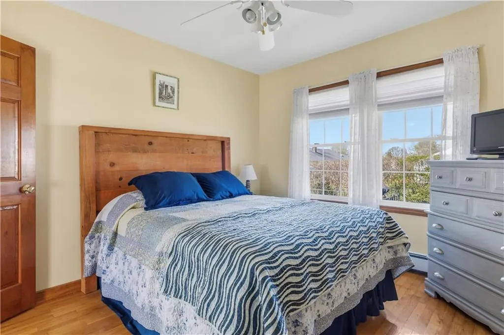 10 Parkman Avenue Narragansett RI 02882