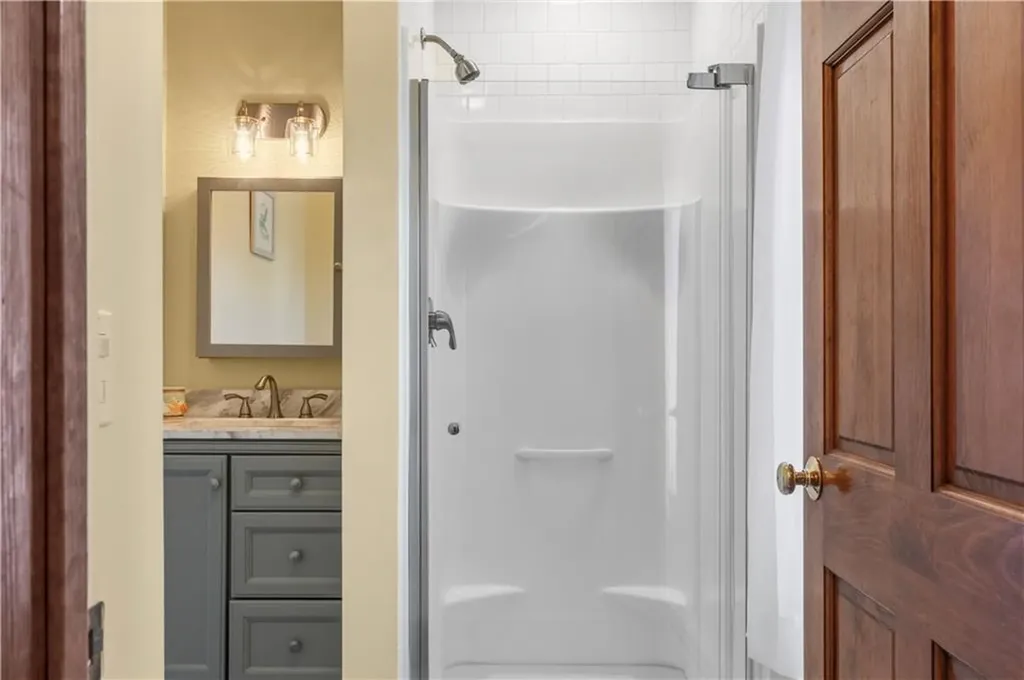 10 Parkman Avenue Narragansett RI 02882