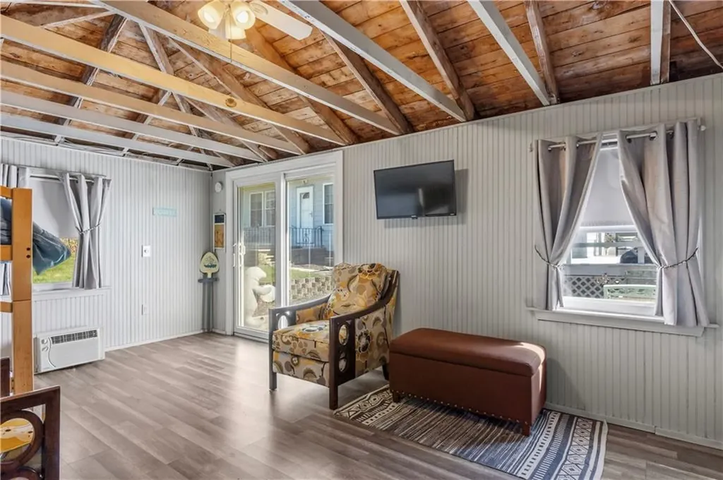 10 Parkman Avenue Narragansett RI 02882