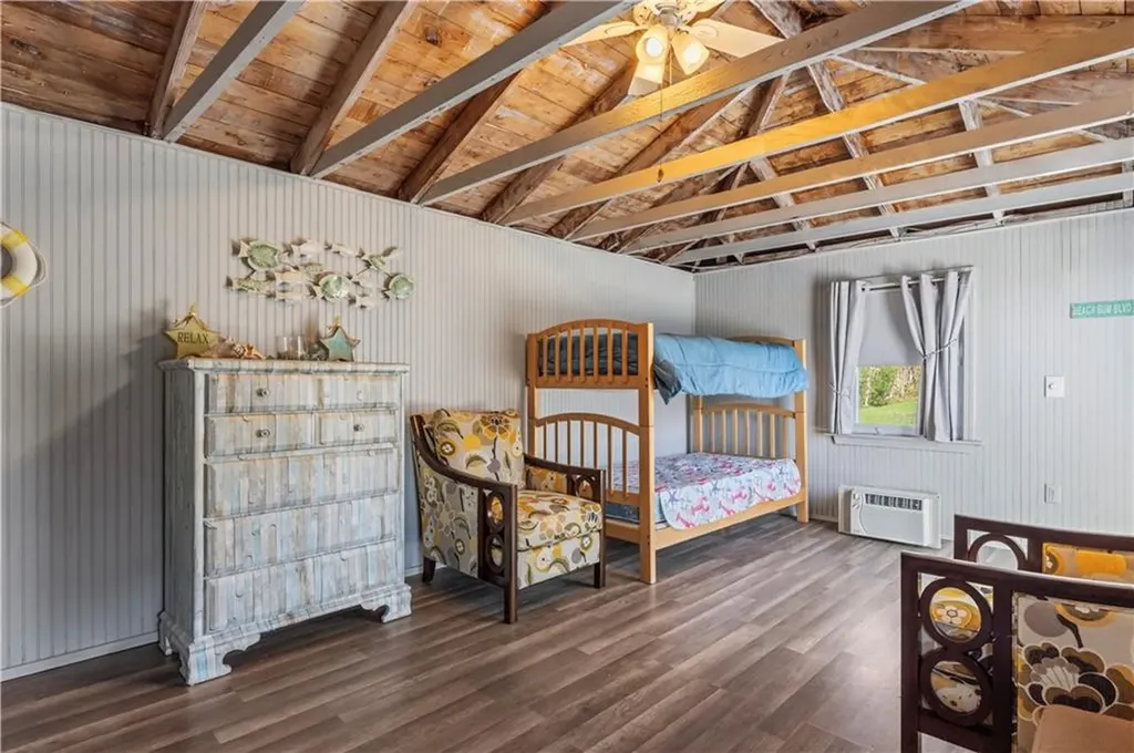 10 Parkman Avenue Narragansett RI 02882