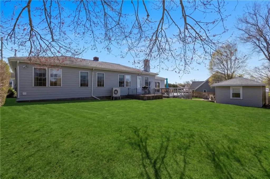 10 Parkman Avenue Narragansett RI 02882