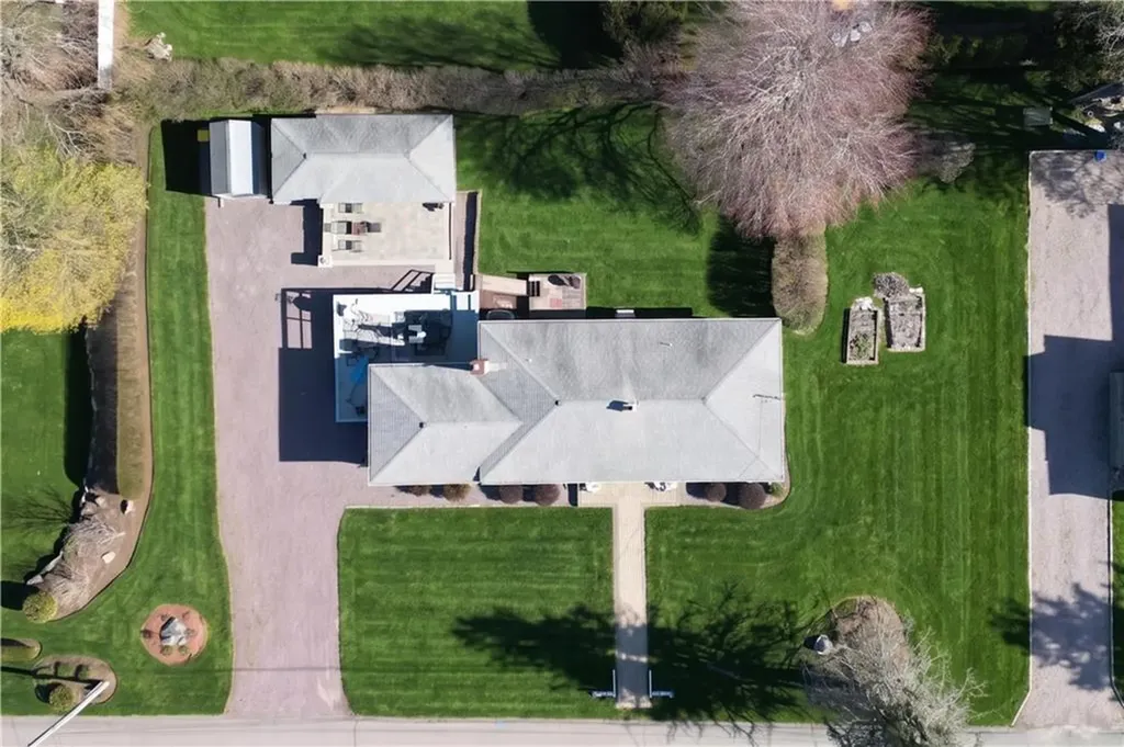 10 Parkman Avenue Narragansett RI 02882