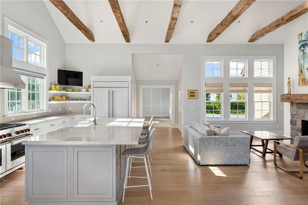 424 Third Beach Road Middletown RI 02842