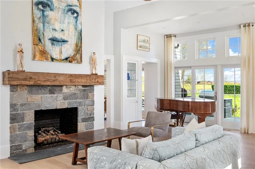 424 Third Beach Road Middletown RI 02842
