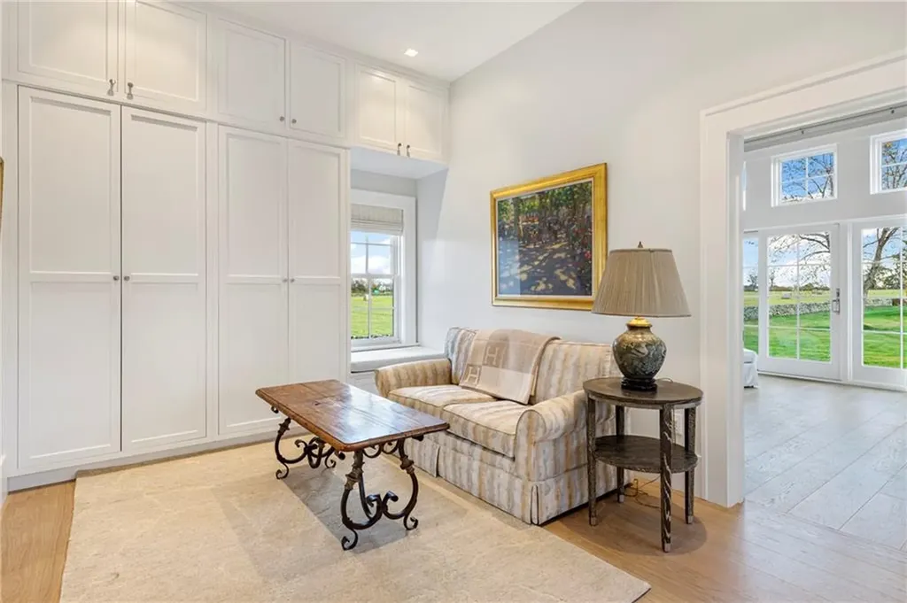 424 Third Beach Road Middletown RI 02842