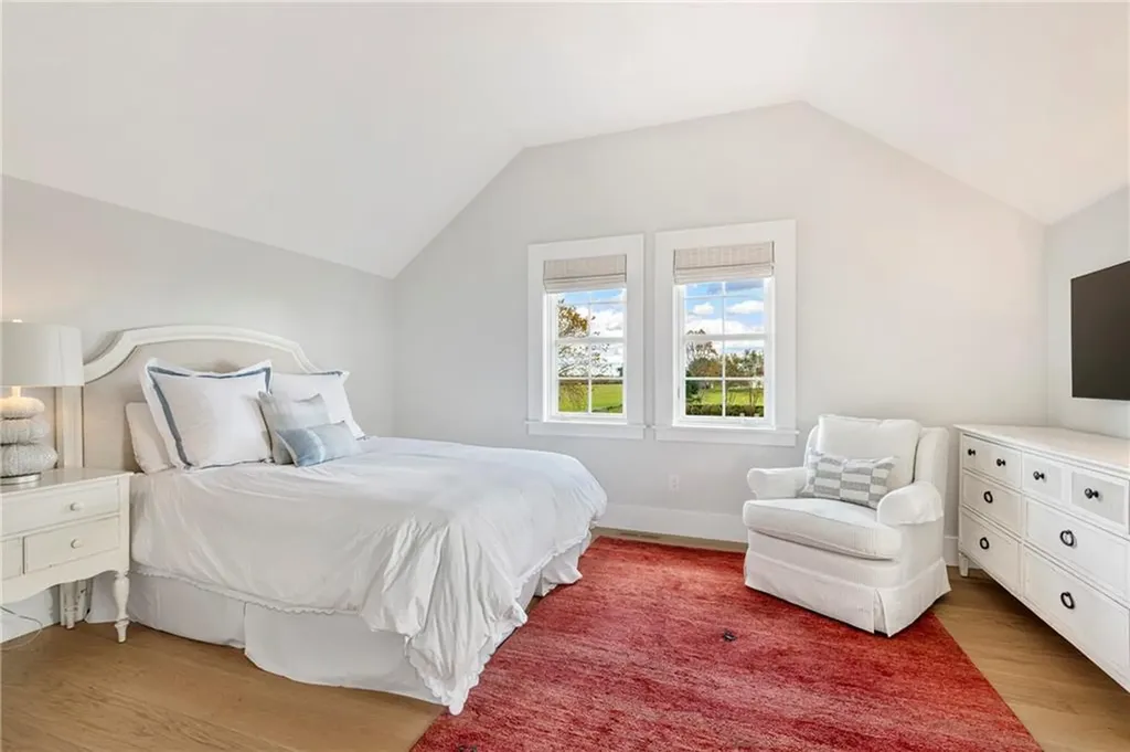 424 Third Beach Road Middletown RI 02842