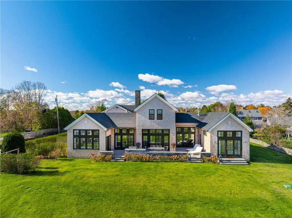 424 Third Beach Road Middletown RI 02842
