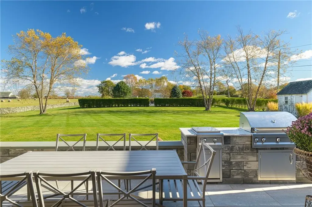 424 Third Beach Road Middletown RI 02842