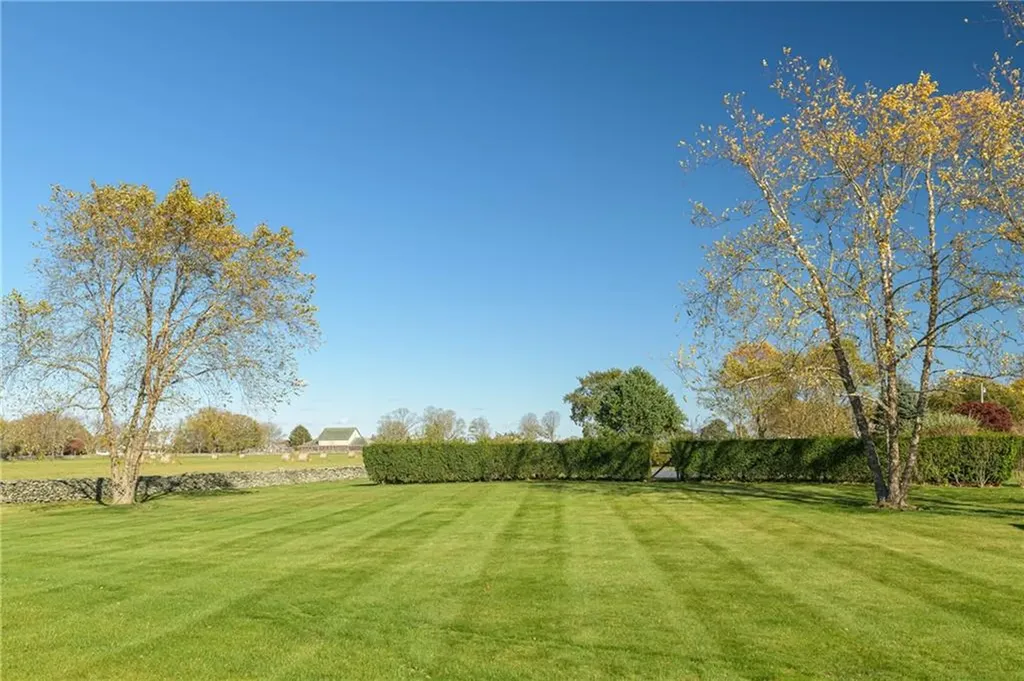 424 Third Beach Road Middletown RI 02842