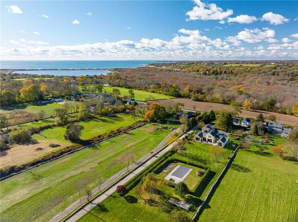 424 Third Beach Road Middletown RI 02842