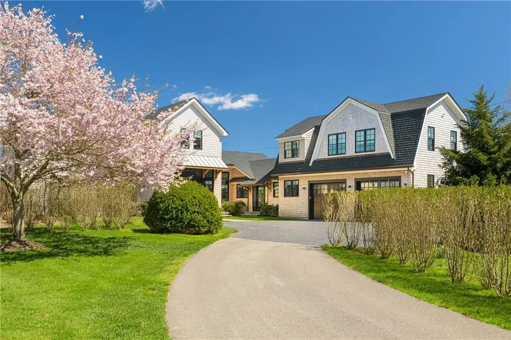 424 Third Beach Road Middletown RI 02842