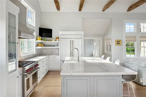 424 Third Beach Road Middletown RI 02842