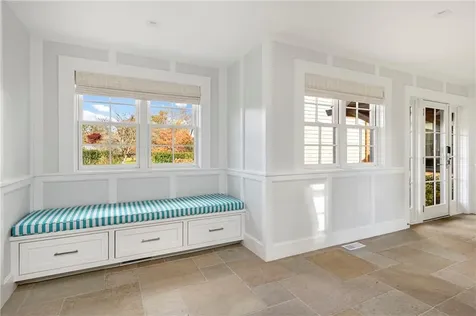 424 Third Beach Road Middletown RI 02842
