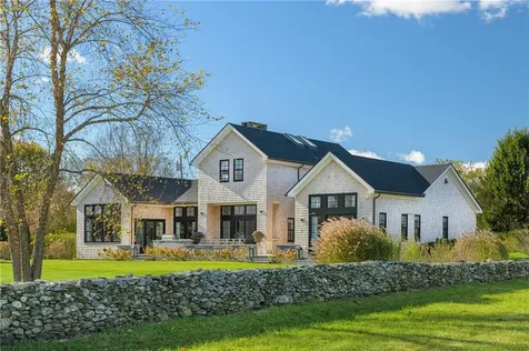 424 Third Beach Road Middletown RI 02842