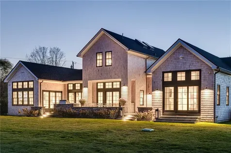 424 Third Beach Road Middletown RI 02842