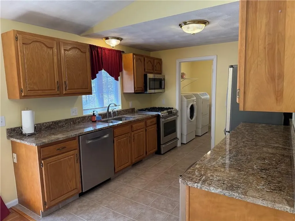 20 Casey Lane Coventry RI 02816
