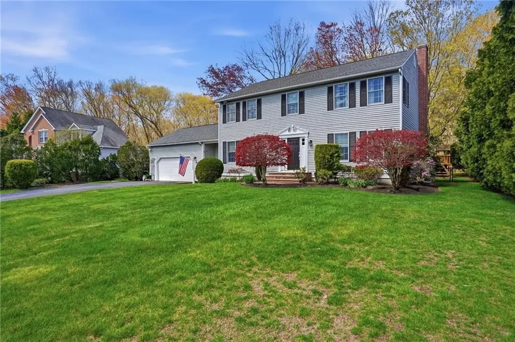 355 Larchwood Drive Warwick RI 02886