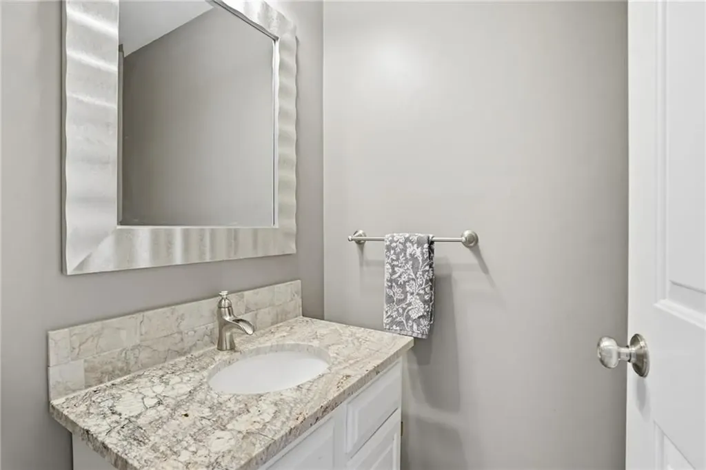 355 Larchwood Drive Warwick RI 02886