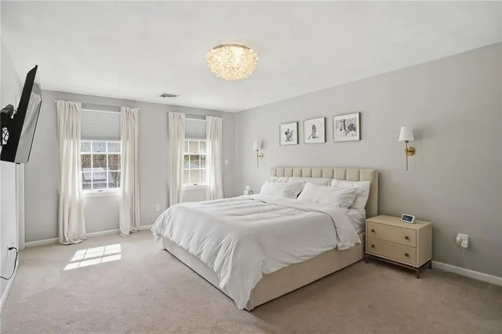 355 Larchwood Drive Warwick RI 02886