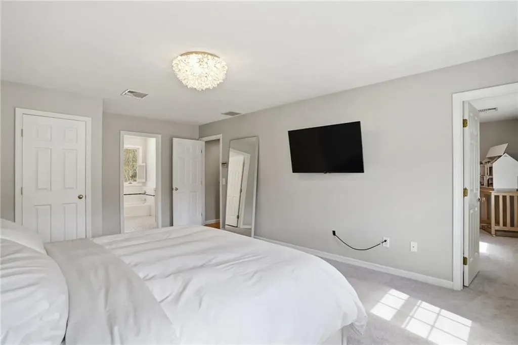 355 Larchwood Drive Warwick RI 02886