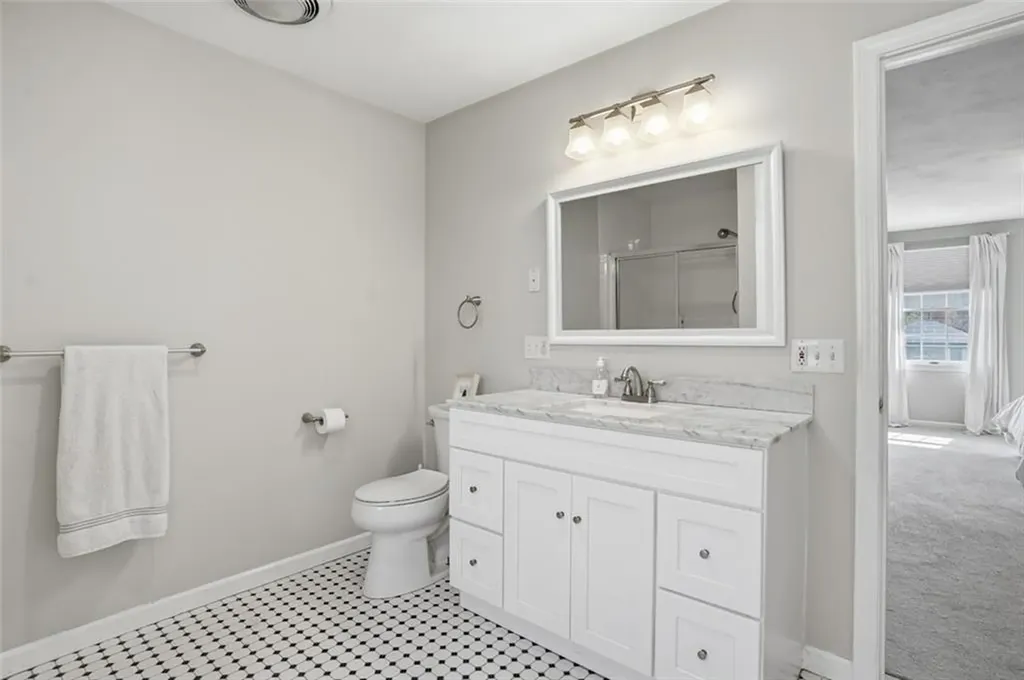 355 Larchwood Drive Warwick RI 02886