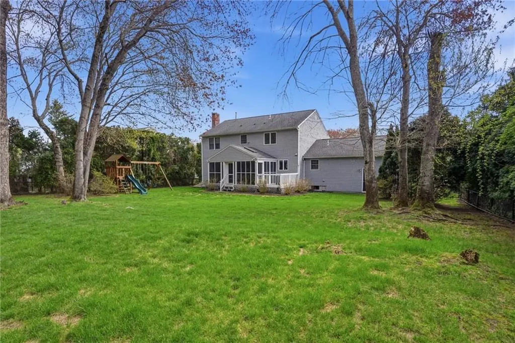 355 Larchwood Drive Warwick RI 02886