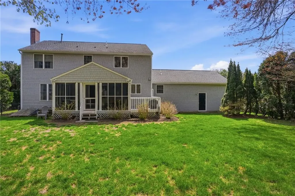 355 Larchwood Drive Warwick RI 02886