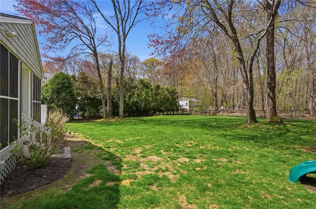 355 Larchwood Drive Warwick RI 02886