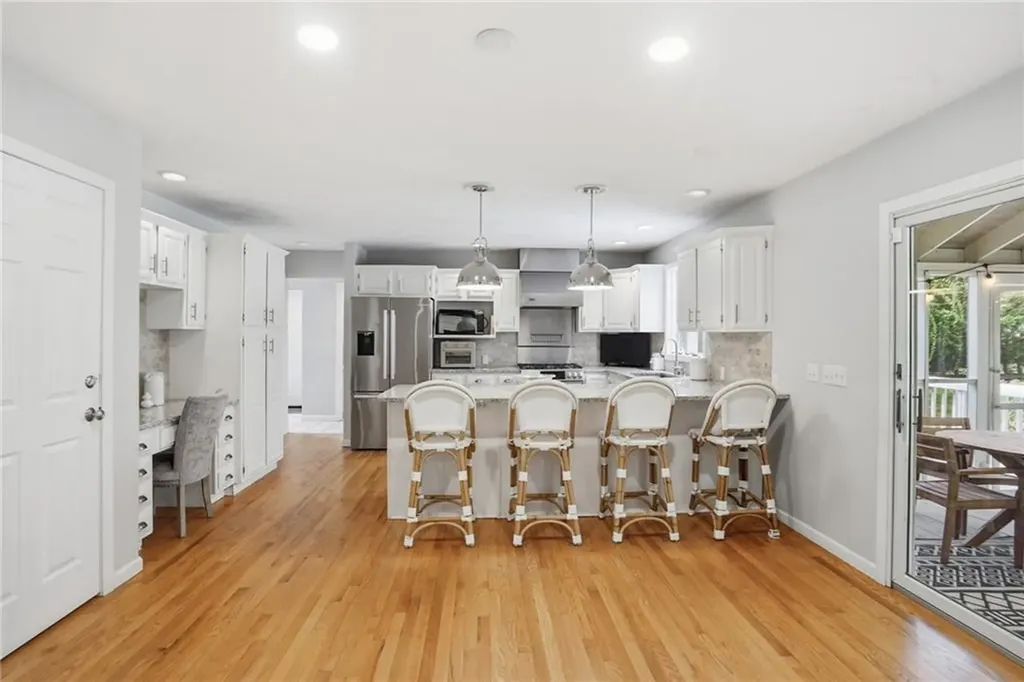 355 Larchwood Drive Warwick RI 02886